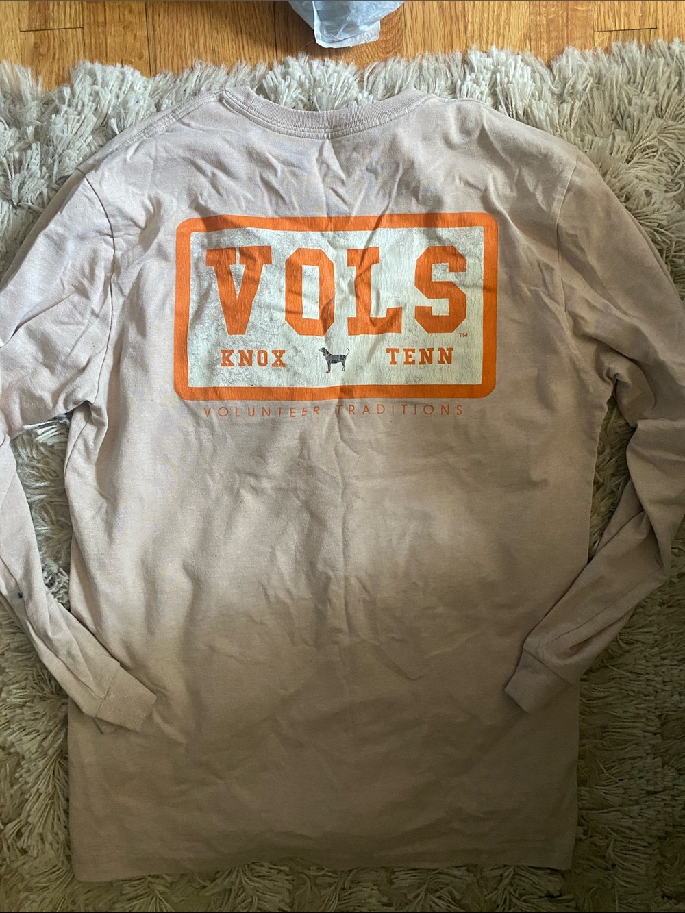 Tennessee Vols size M long sleeve